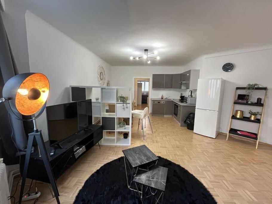 *Luxurious And Spacious Family Apartment* เวียนนา ภายนอก รูปภาพ