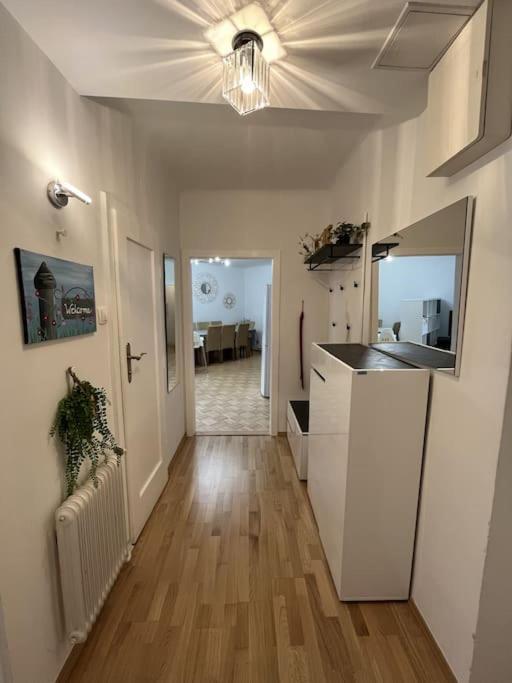 *Luxurious And Spacious Family Apartment* เวียนนา ภายนอก รูปภาพ